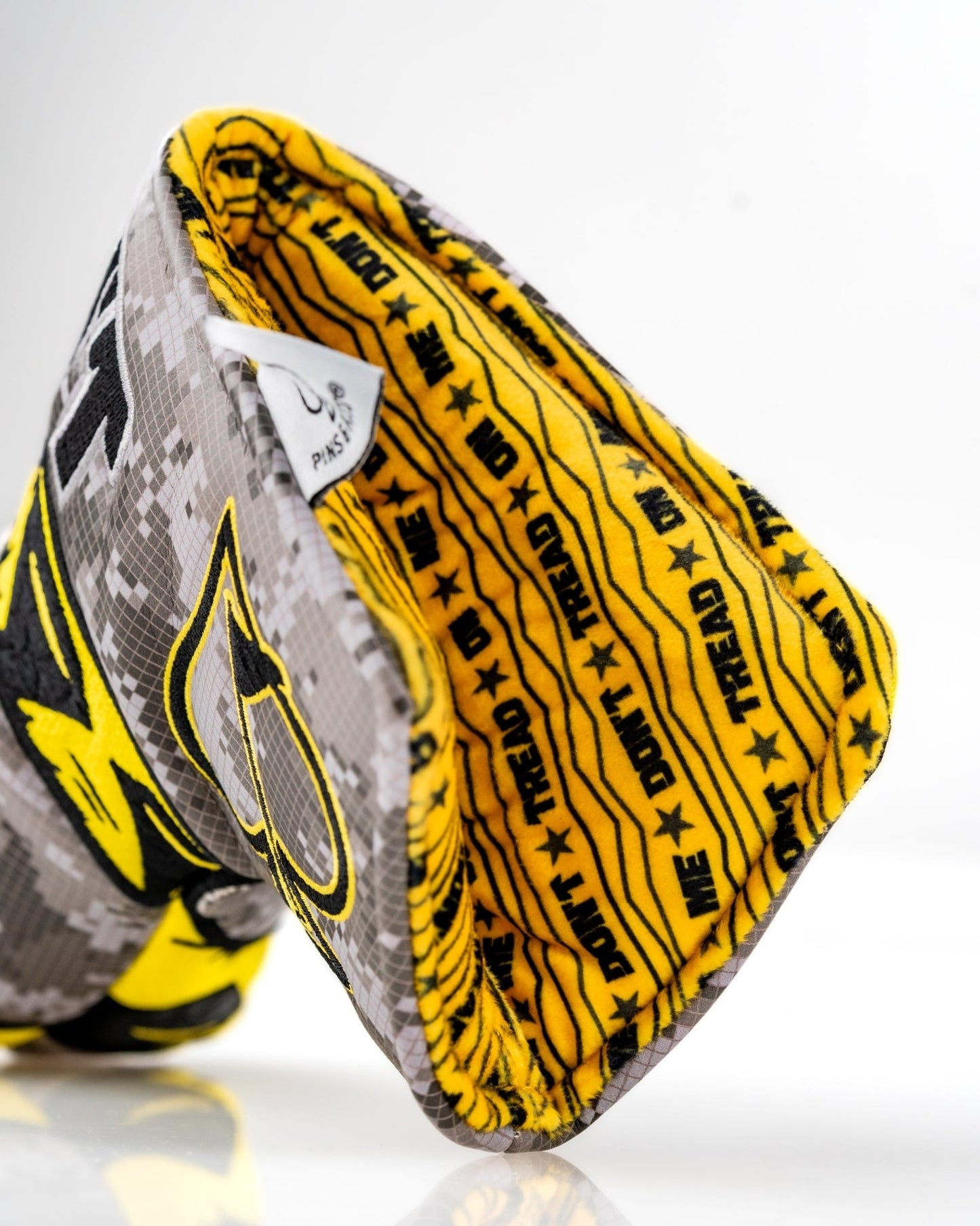 Don't Tread On Me 2.0 - Blade Putter Cover - Pins and Aces