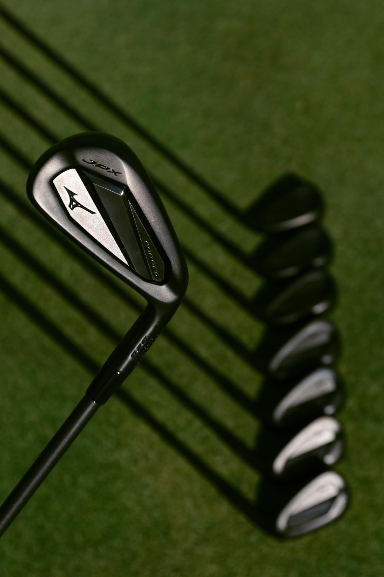 Mizuno JPX 925 Forged Iron Set - 5 - GW - RH / STEEL / REGULAR