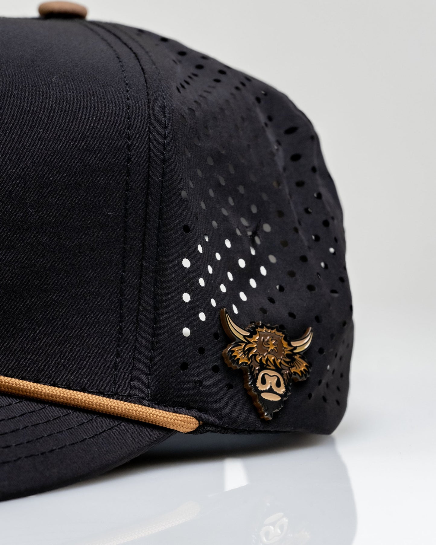 Highland Cow Black - Perforated Rope Hat