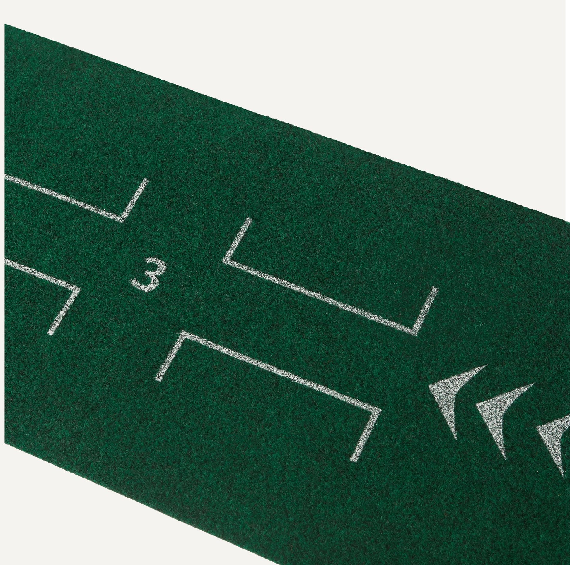 Amazon Basics Golf Putting Mat with Automatic Ball Return - Amazon