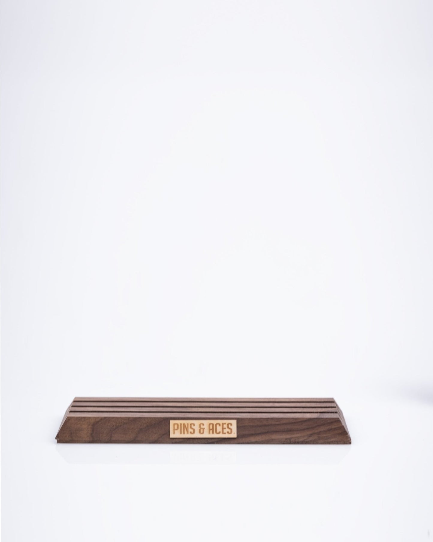 Ball Marker Display - Pins and Aces