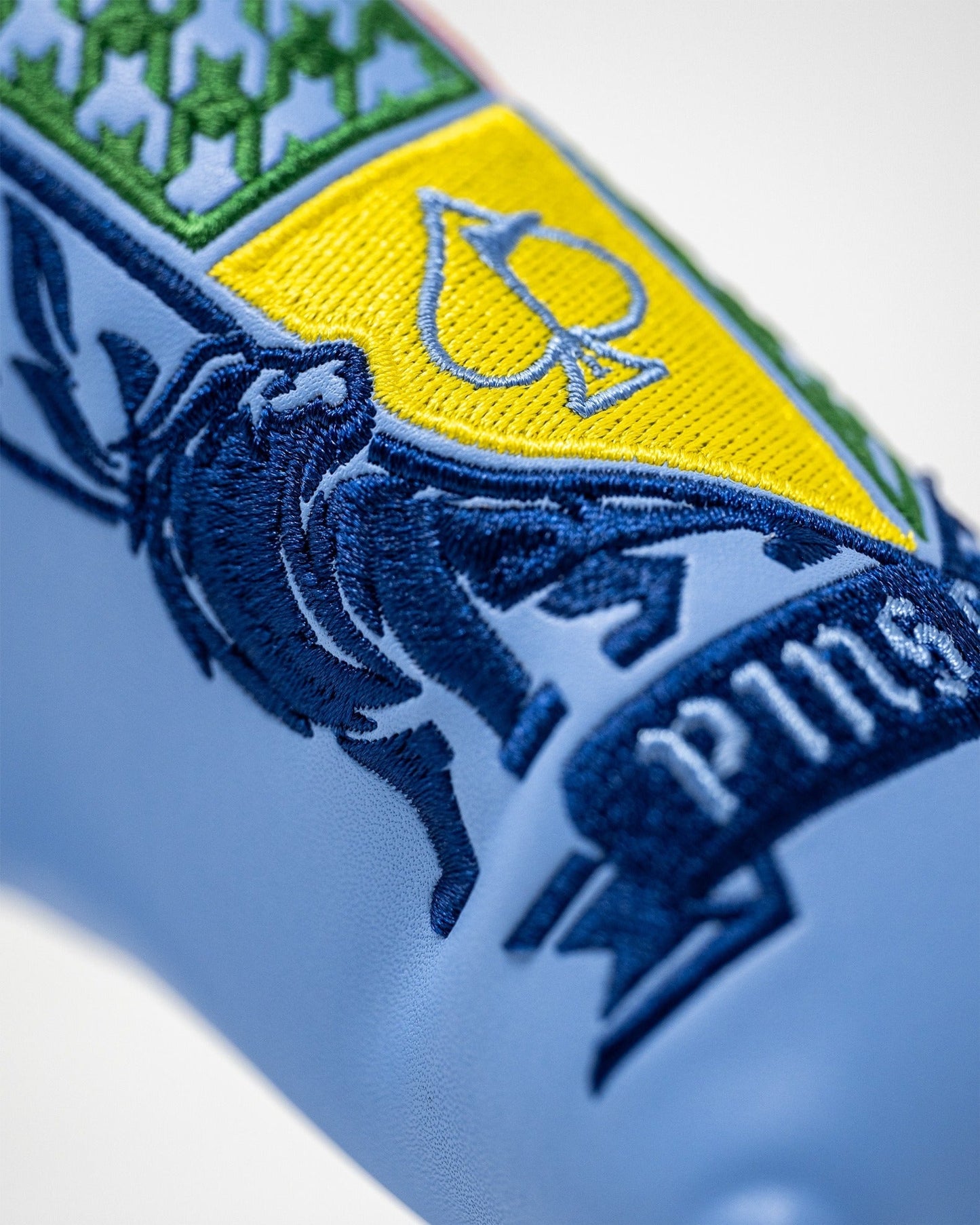 Coat of Arms - Blade Putter Cover - Pins and Aces