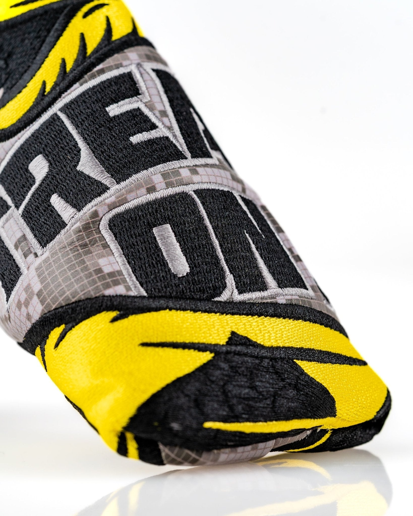 Don't Tread On Me 2.0 - Blade Putter Cover - Pins and Aces
