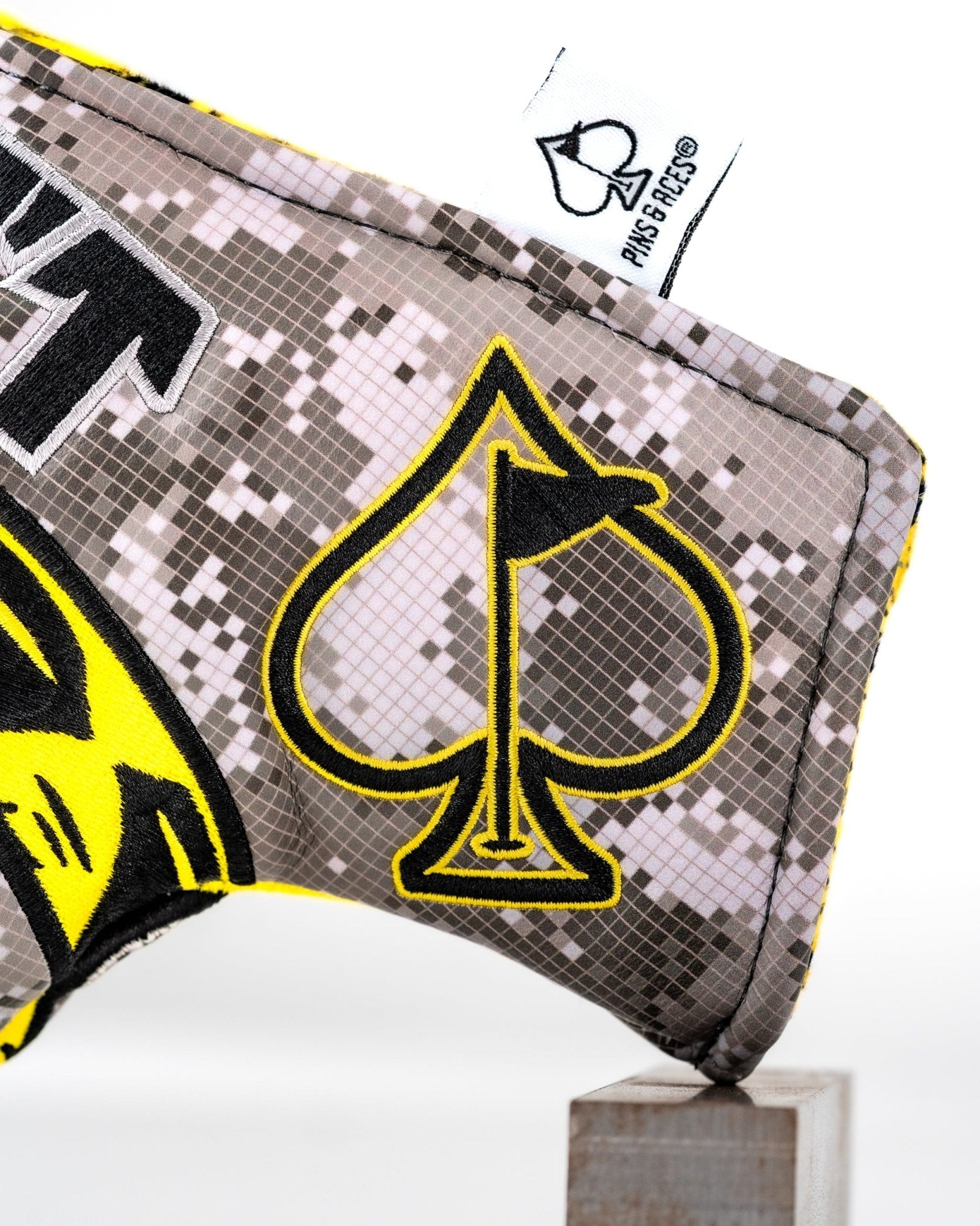 Don't Tread On Me 2.0 - Blade Putter Cover - Pins and Aces