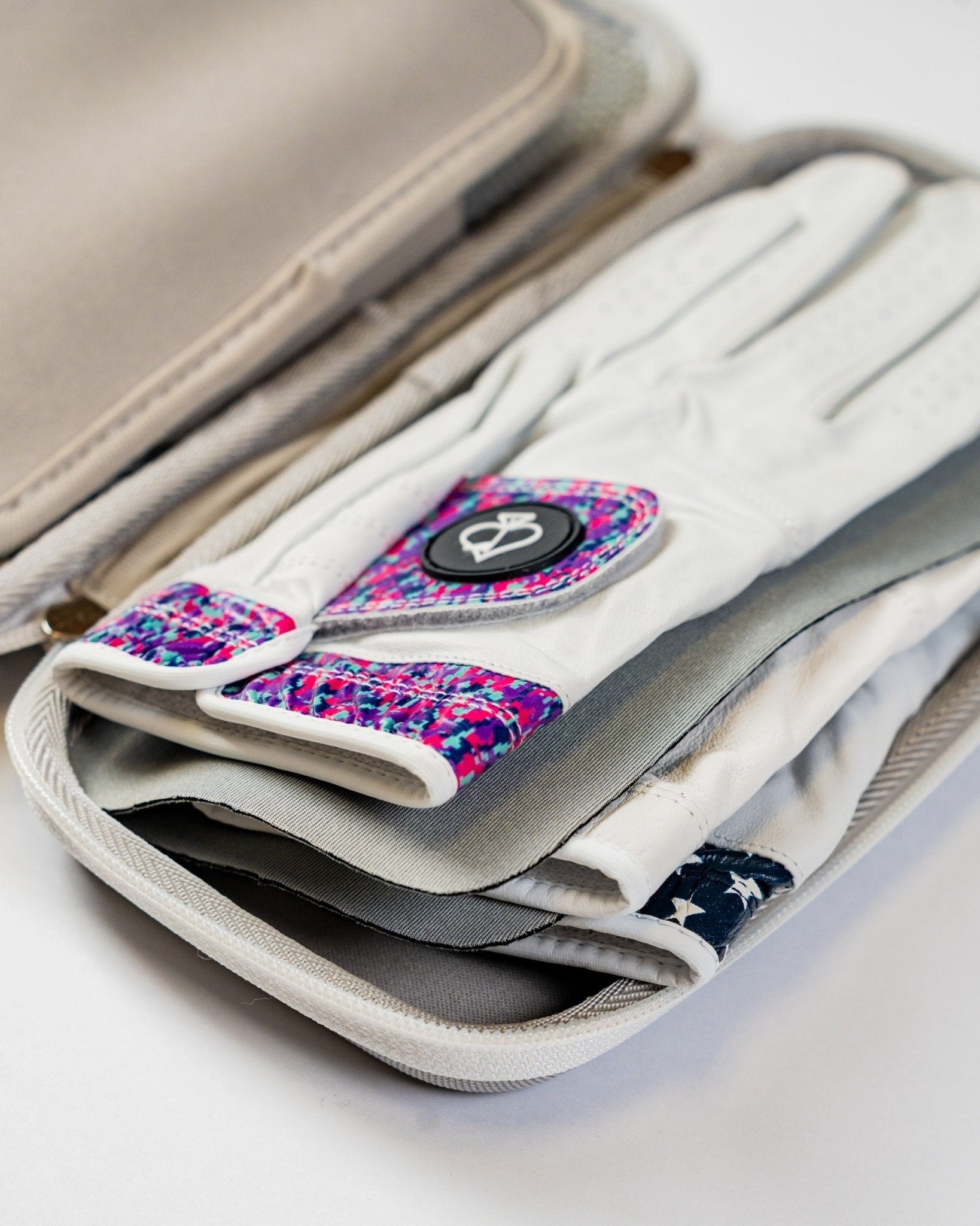 Glove & Accessory Caddie - Gray - Pins and Aces