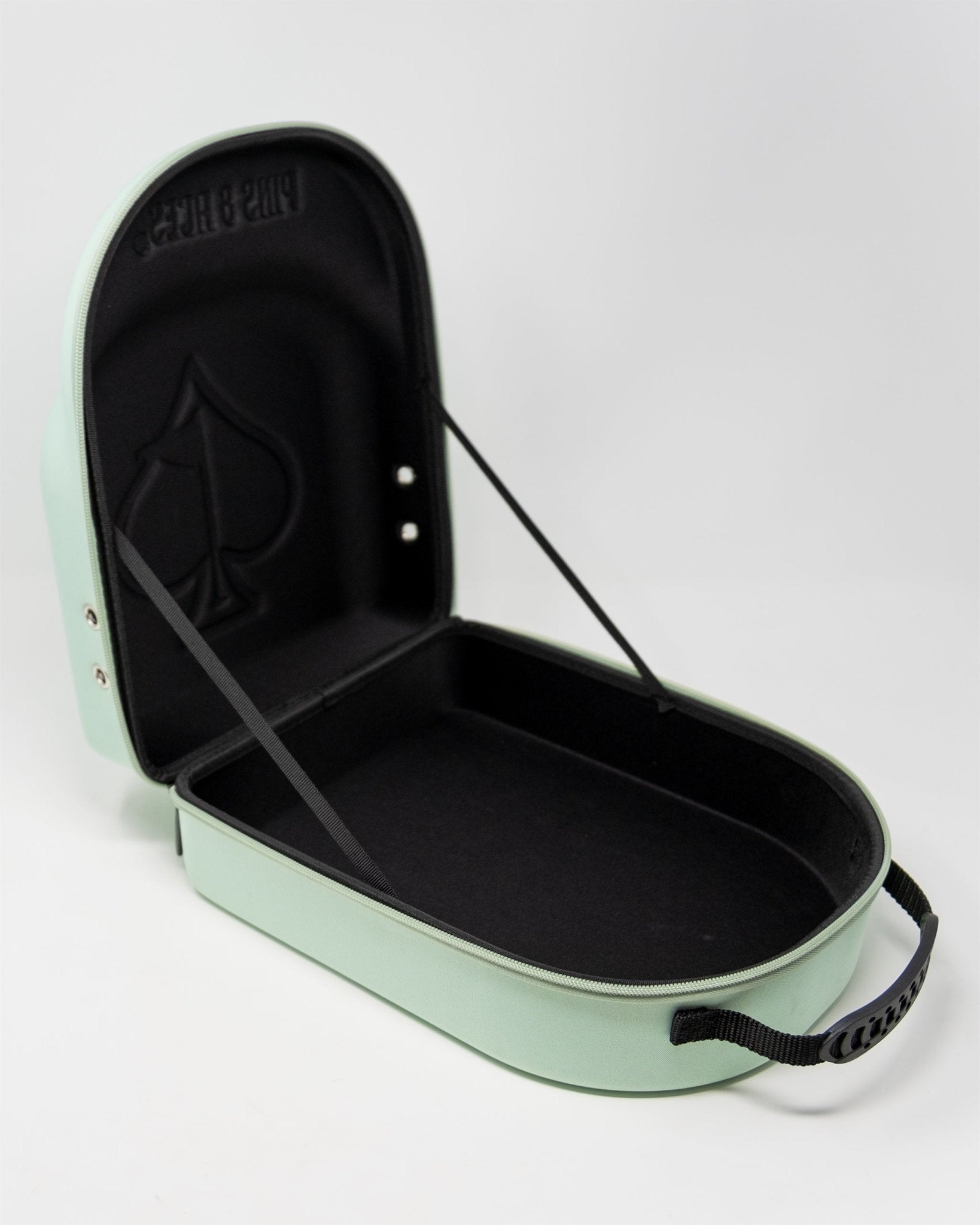 Hat Caddie - Pins and Aces