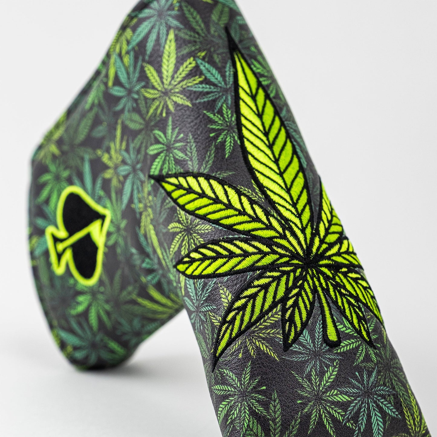 High Handicap - Blade Putter Cover - Pins and Aces