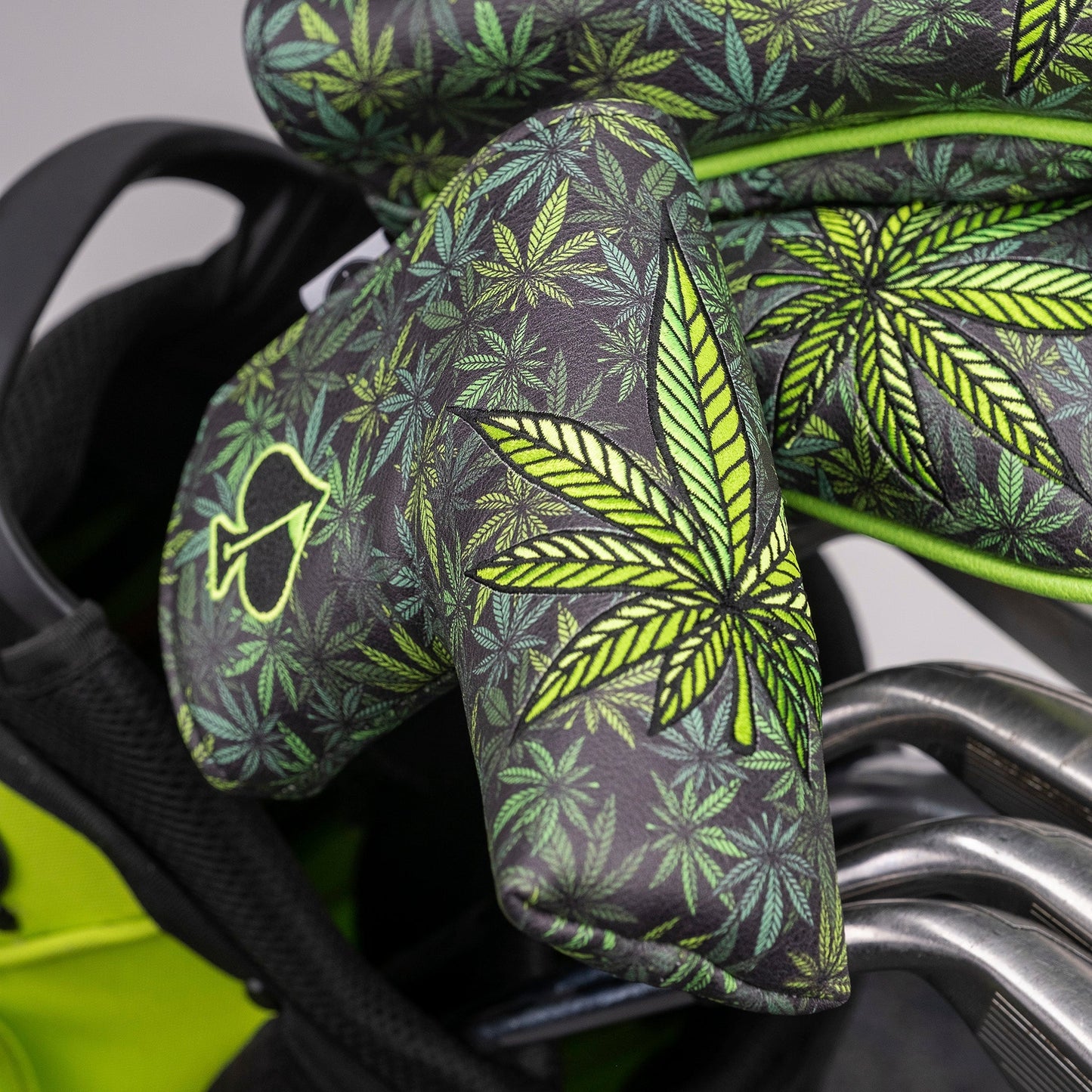 High Handicap - Blade Putter Cover - Pins and Aces