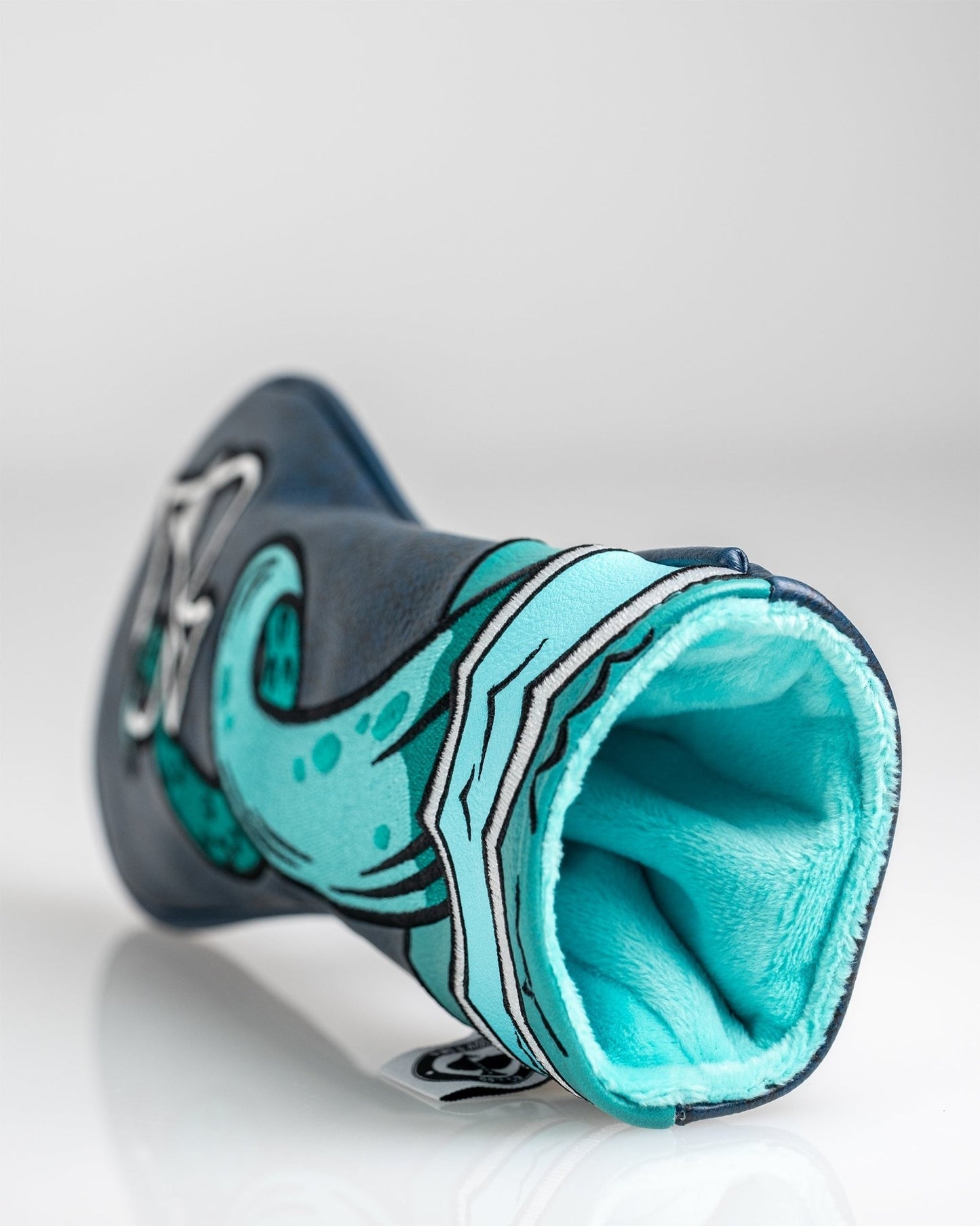 Kraken - Hybrid Cover - Pins and Aces