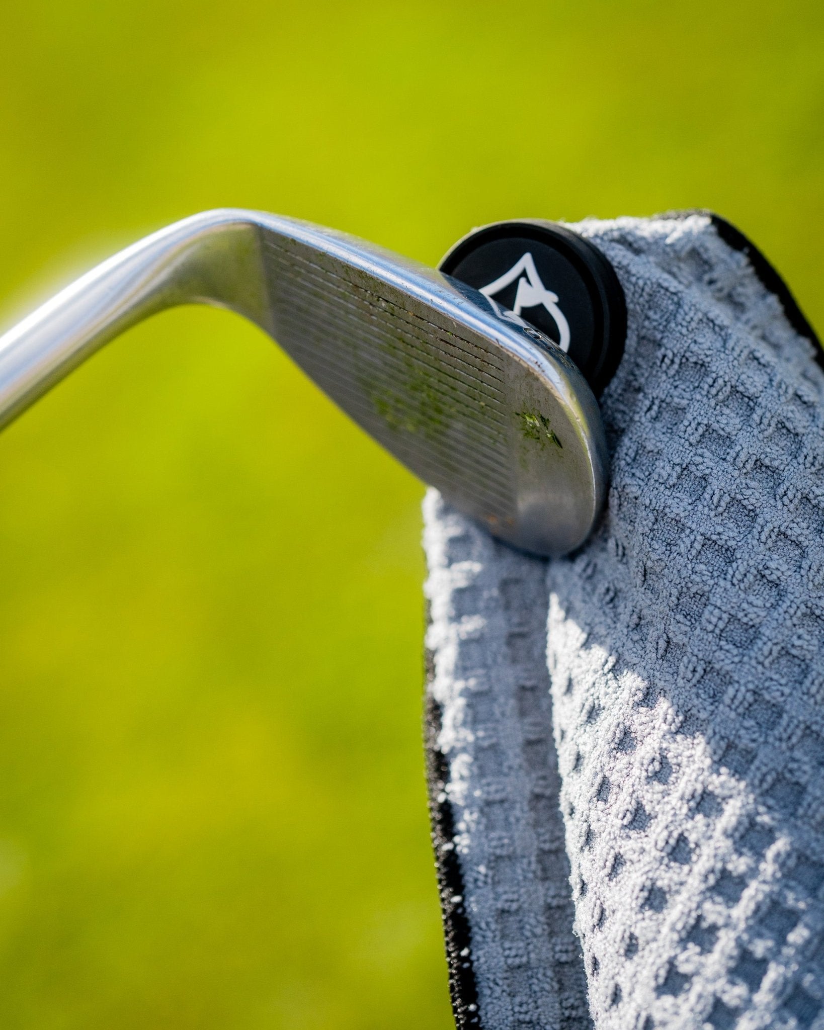 Magnetic Towel - White - Pins and Aces