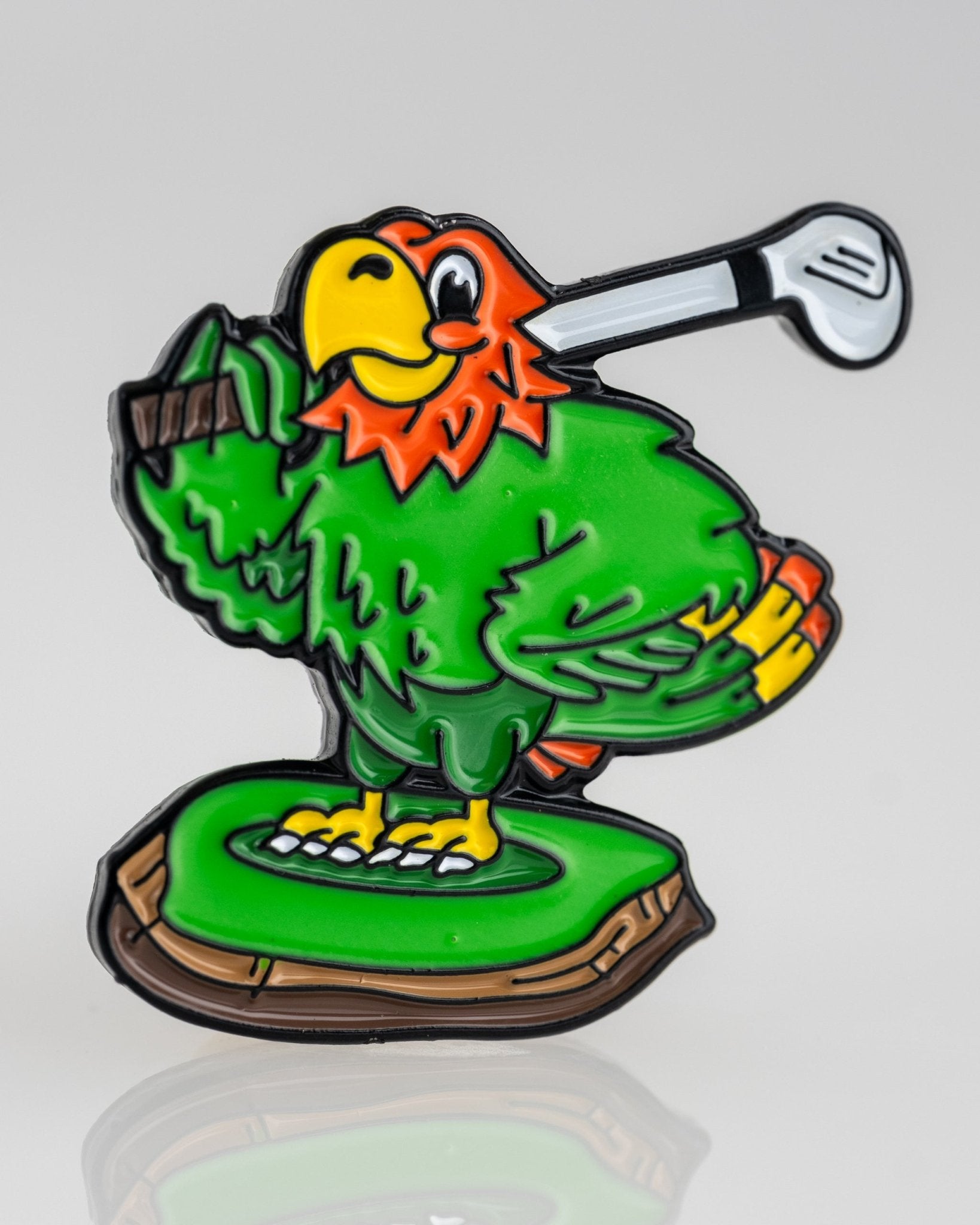 Margaritaville - Golfing Parrot Ball Marker - Pins and Aces