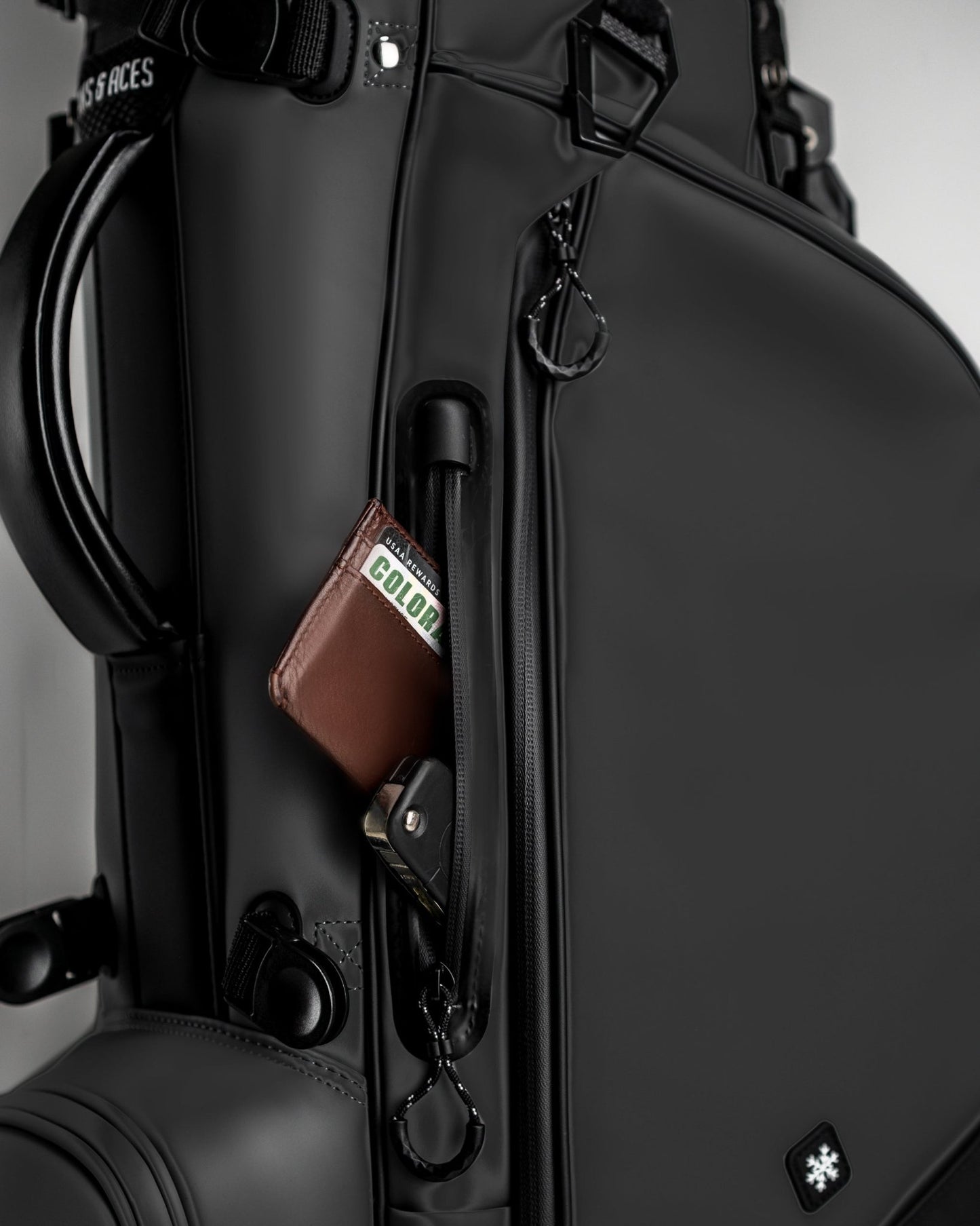 Player Preferred™ Golf Bag - Obsidian - Pins and Aces