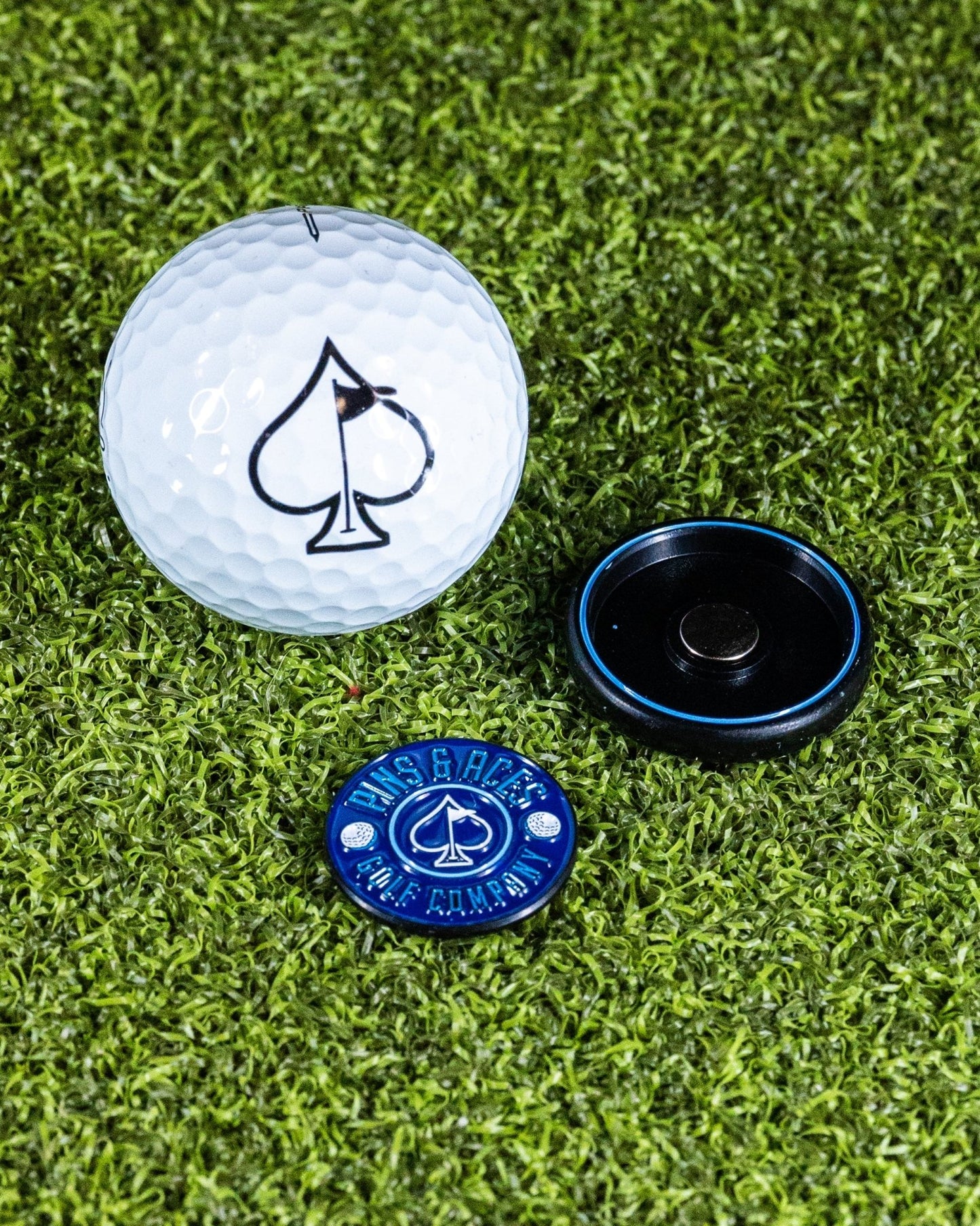 Pop Out Medallion Ball Marker - Navy - Pins and Aces