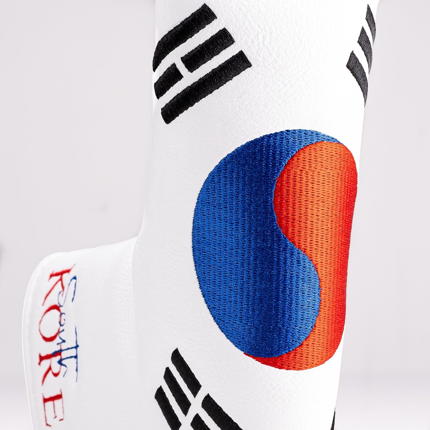 South Korea - Blade Putter Cover - Pins and Aces