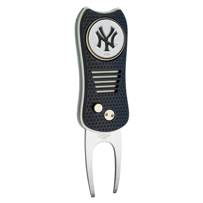 Team Golf New York Yankees Divot Tools - Switchblade Divot Tool - 