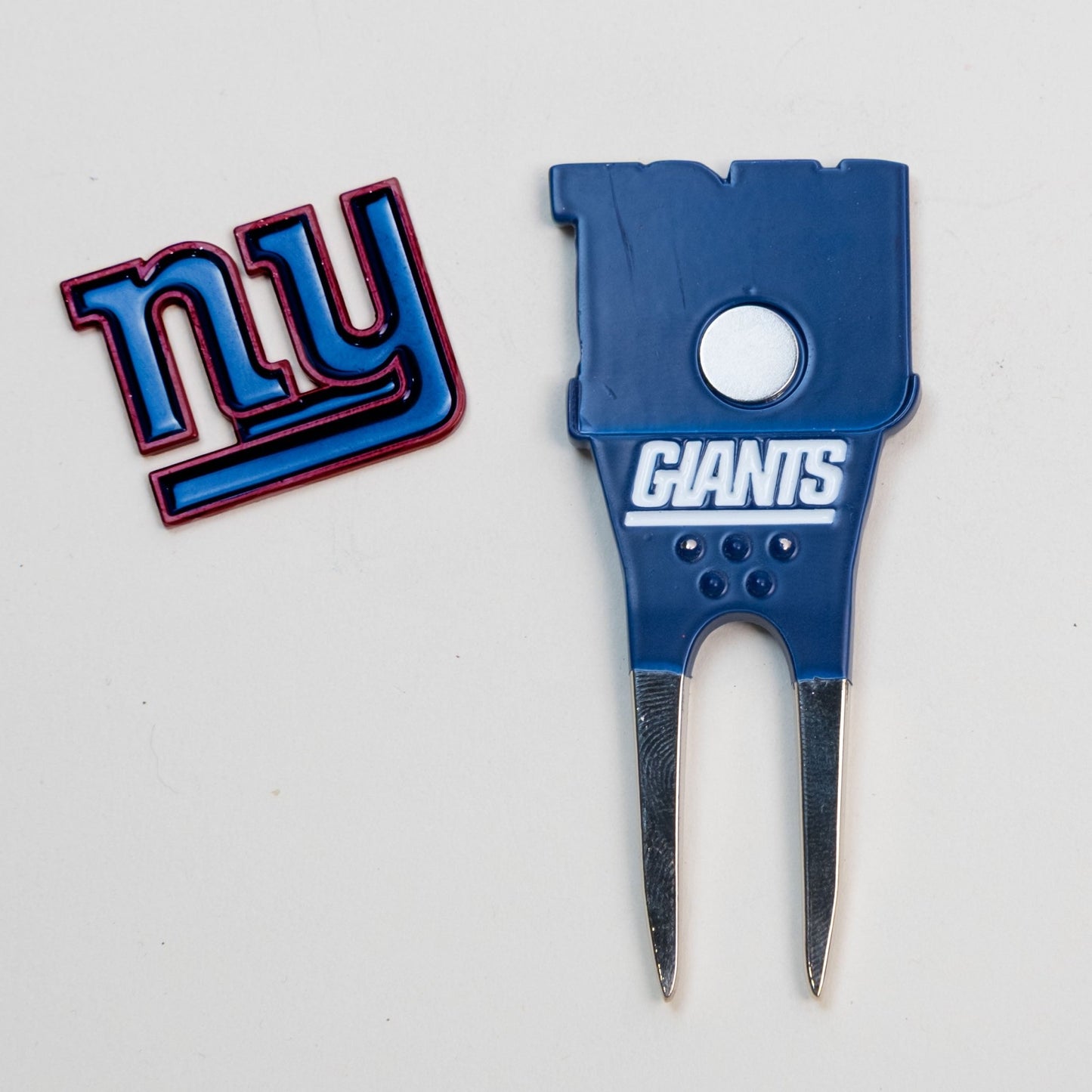 Team Golf NY Giants Divot Tools - Custom Shaped - 