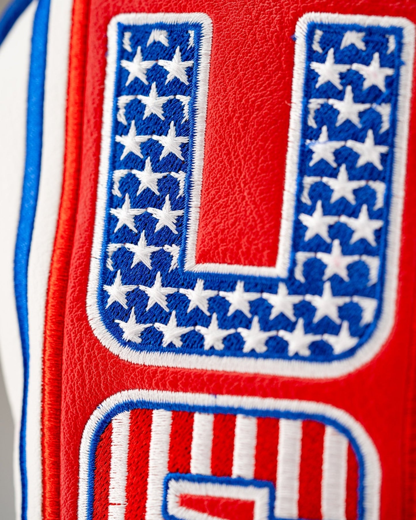 USA Tribute 2.0 - Hybrid Cover - Pins and Aces